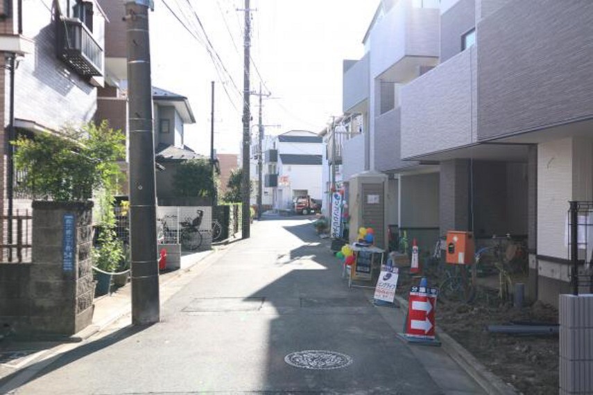 現況写真 前面道路は4.5mございます。毎日のお車の出し入れもストレスなく行えます。