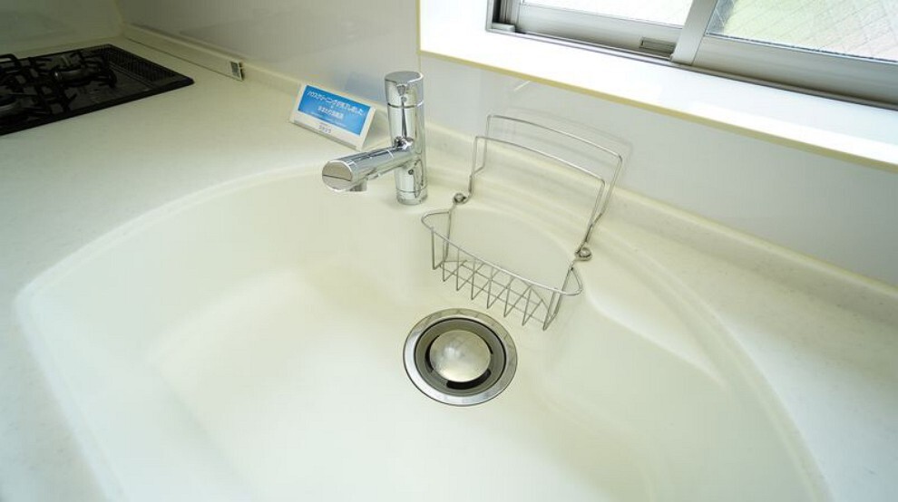 カートリッジ交換式のビルトイン浄水器。