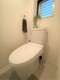 トイレ トイレは窓があり明るいです。