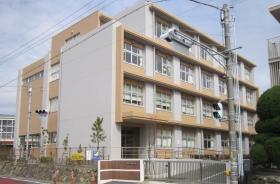 小学校 浜松市立白脇小学校まで1900m 「自立するすこやかな白脇の子」を目標に丁寧な指導を行っています。