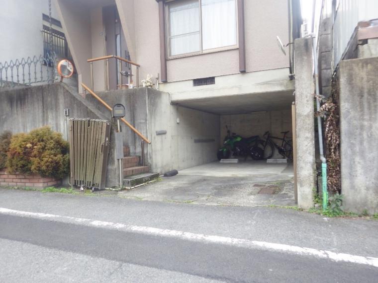 駐車場 堀込ガレージ付