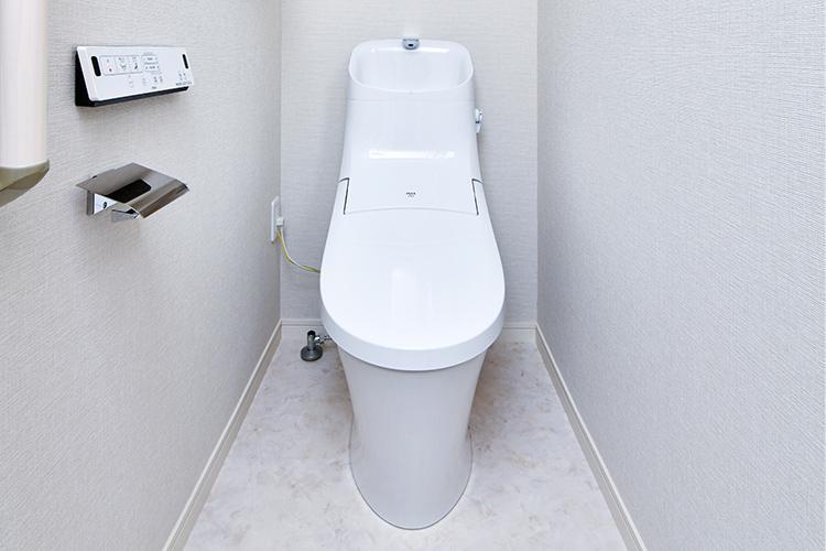 トイレ 一体型シャワートイレ 汚れがつきにくく、お手入れもしやすい超節水型トイレを採用しています。