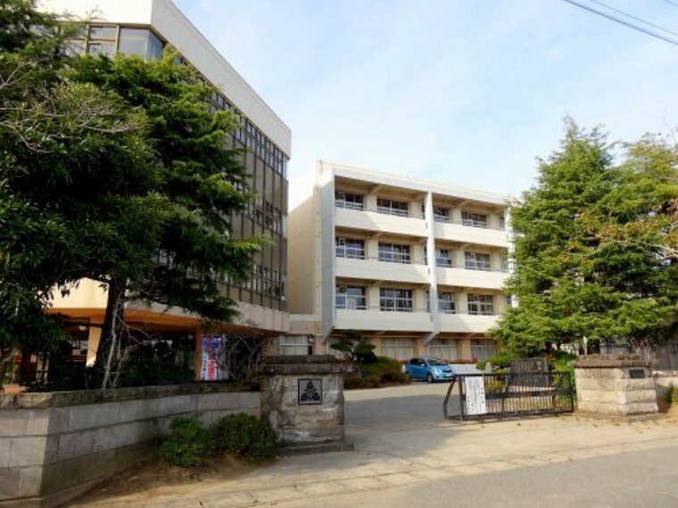 中学校 【中学校】白里中学校まで1456m