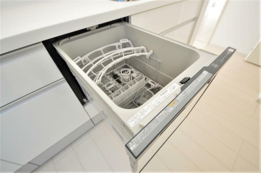 キッチン （同仕様例）人気の食器洗浄乾燥機が時短に一役買ってくれます！