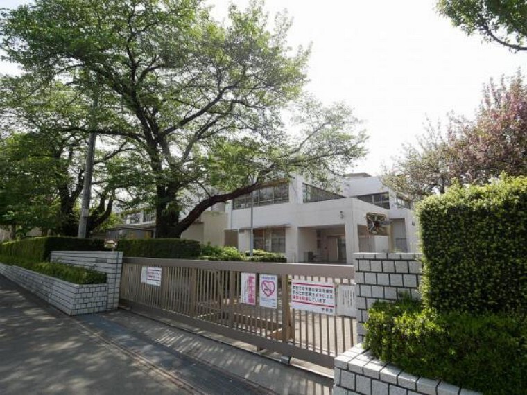小学校 小山小学校まで約1125m