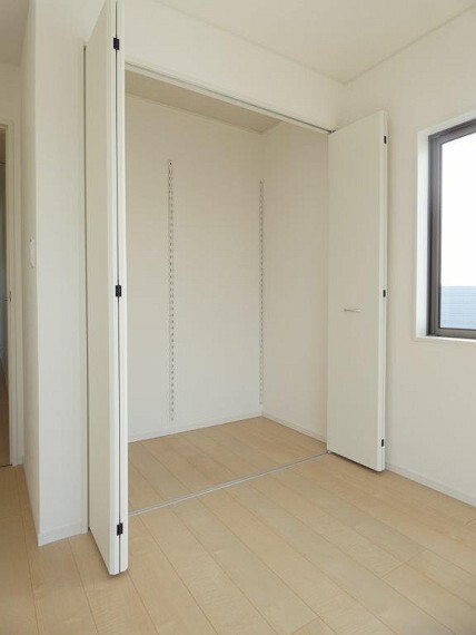 収納 各居室に収納があるため、お部屋がスッキリ広くお使え頂けます!