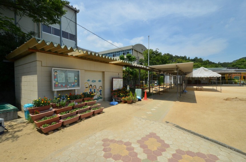 幼稚園・保育園 【幼稚園】長尾幼稚園まで1072m