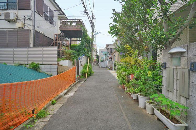 現況写真 主に近隣にお住まいの方が利用する道路なので、防犯面でも安心感があります。