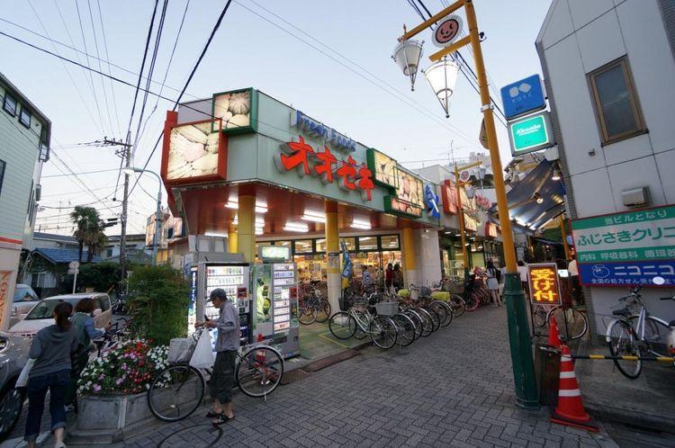 スーパー スーパーオオゼキ東高円寺店 徒歩5分。