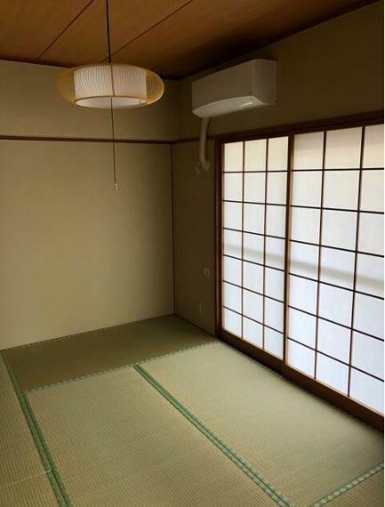 和室 和室に新品エアコン設置済み。