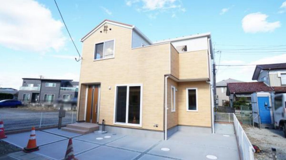 現況外観写真 外観写真 当日、平日のご案内も可能です。お気軽にお問合せ下さいませ