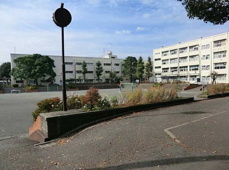 小学校 横浜市立都岡小学校