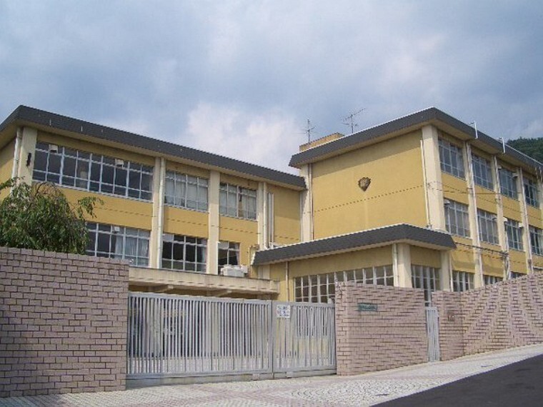 中学校 京都市立春日丘中学校