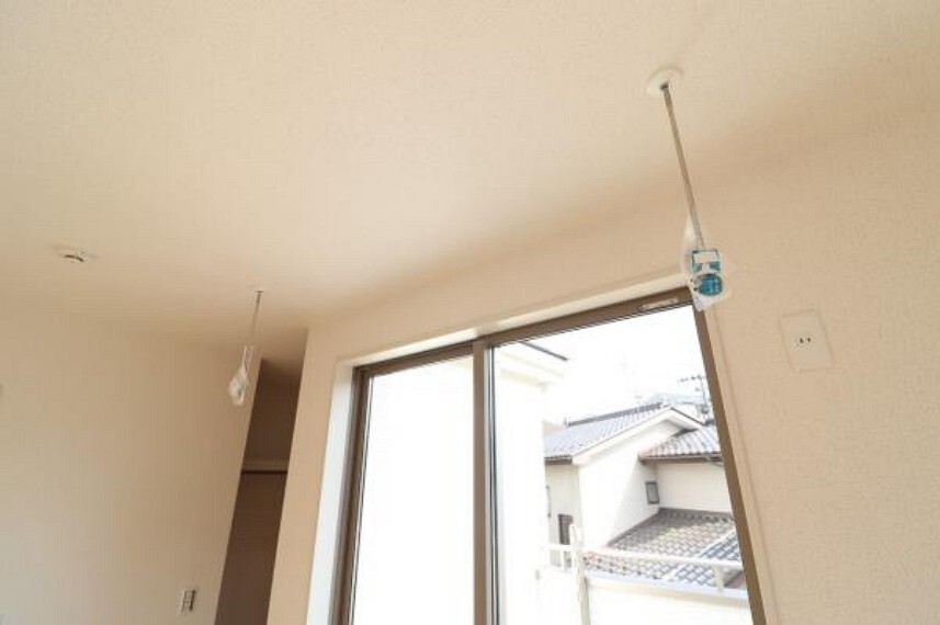 室内干し出来るホスクリーン付き。あ麺費や花粉の気になる時期のお洗濯もOK