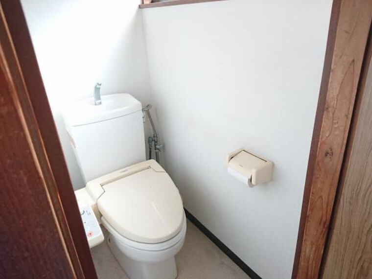 トイレ 現在リフォーム中。トイレは便器・便座ごと交換予定です。換気扇も新設するので、綺麗で清潔なトイレに生まれ変わります。