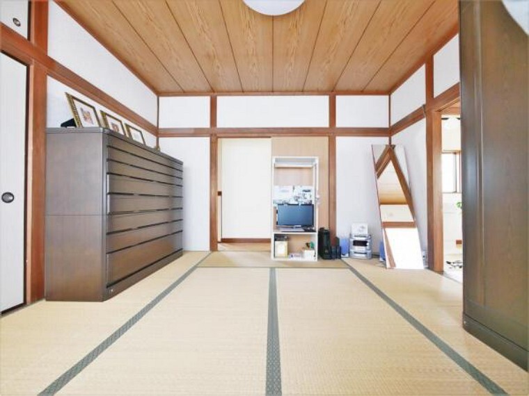 【和室】和室はのんびりと過ごせそうです