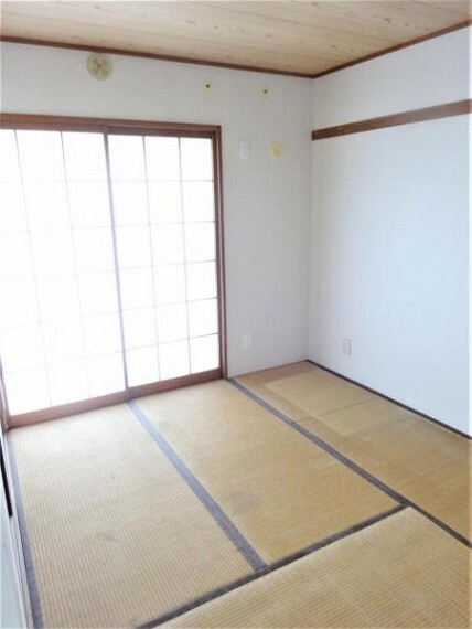 4.5帖の和室。表替えをしてのお渡しです。