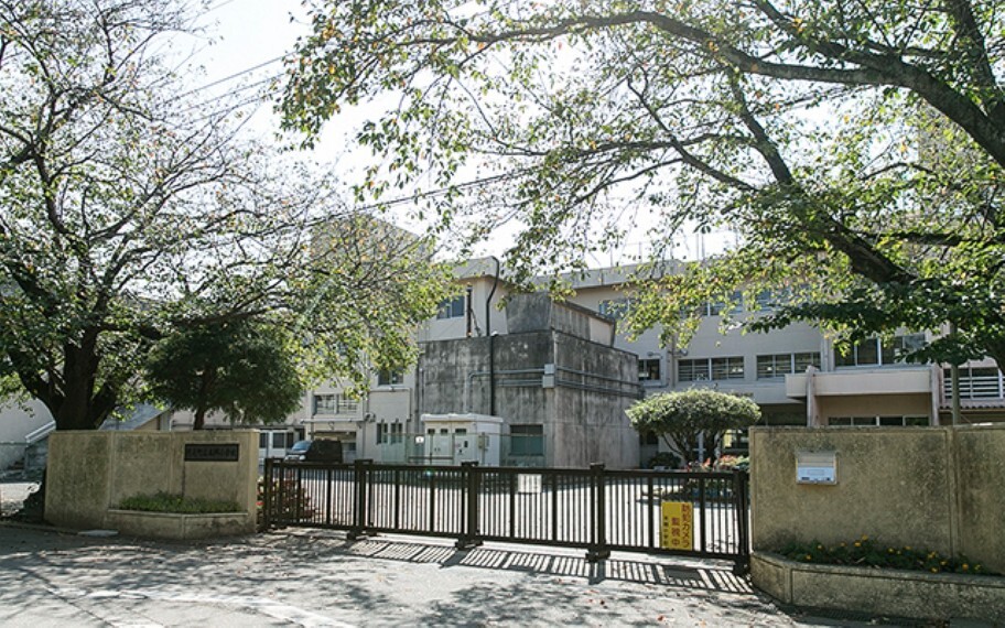 本郷小学校
