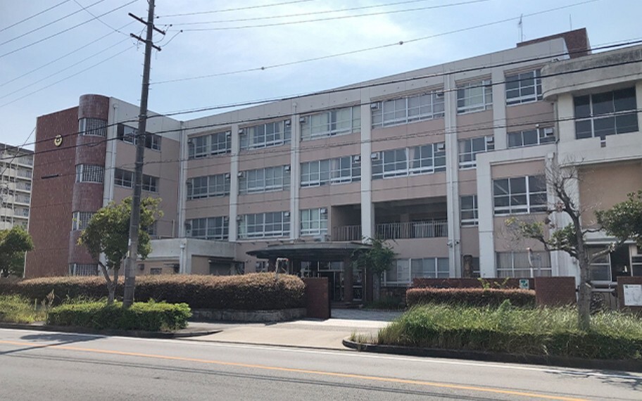南陽東中学校
