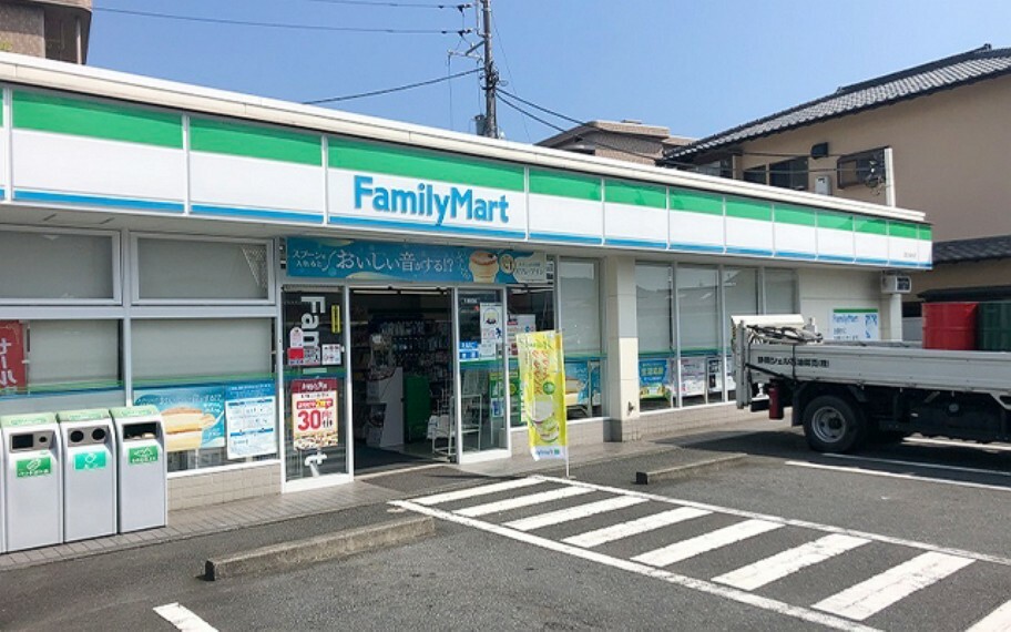 コンビニ ファミリーマート富士柚木店