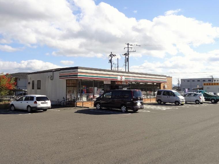 コンビニ セブンイレブン 福島桑折バイパス店