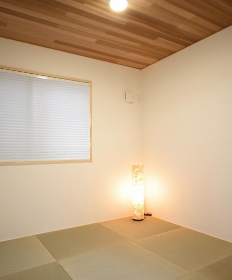 和室 A棟モデルハウス 和室 : リビング続きの和室が、広がりを感じさせます。