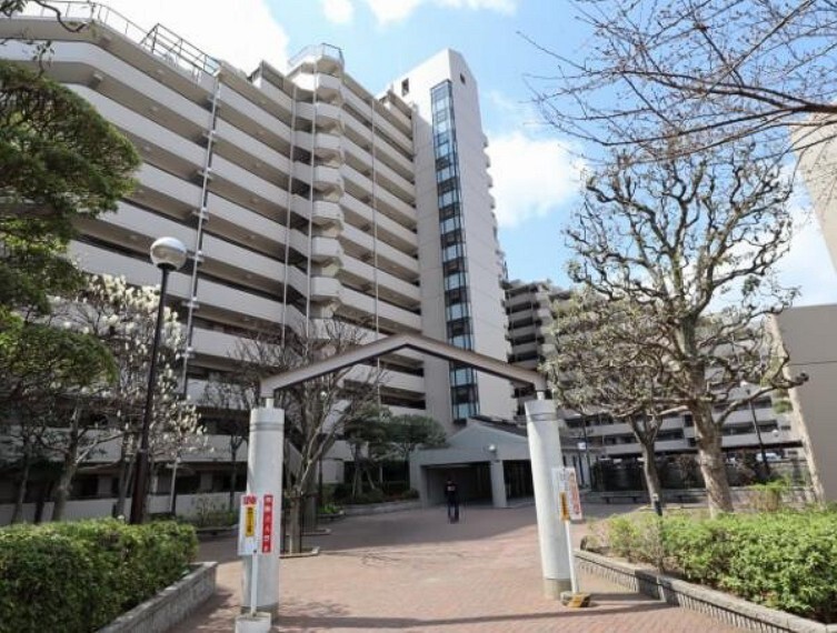 外観写真 SRC造り14階建てのマンション!