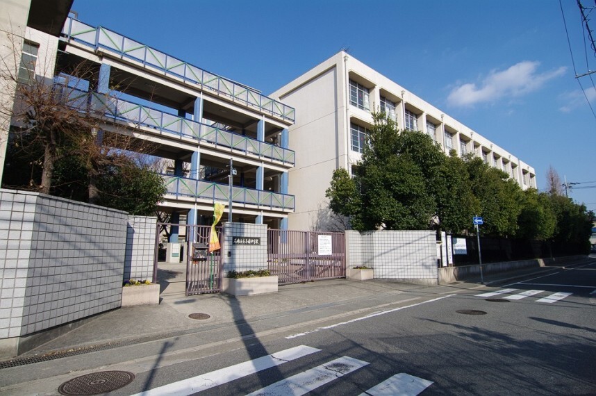 中学校 【中学校】尼崎市立小園中学校まで295m