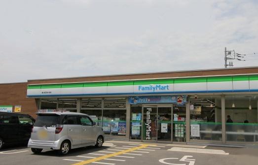 コンビニ ファミリーマート(500m)
