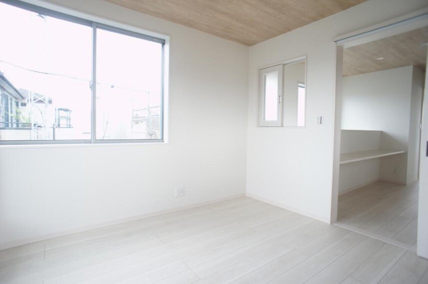 寝室 WIC(ウォークインクローゼット)があるお部屋です。ひろ~い収納は嬉しいですよね。