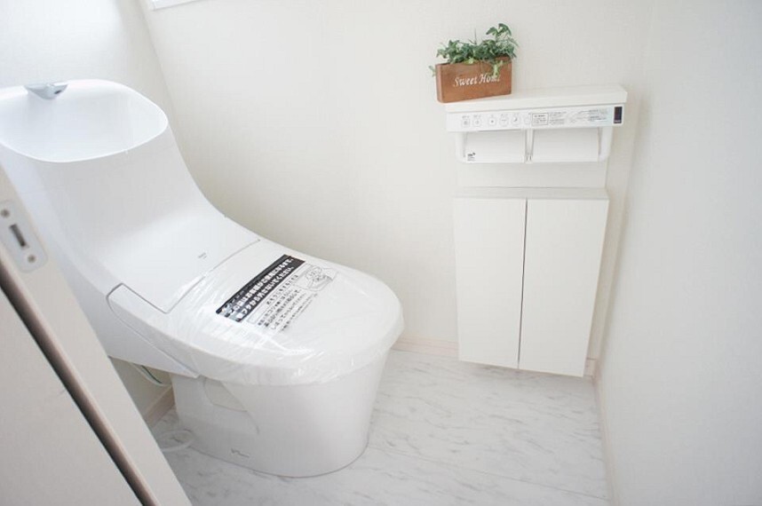 トイレ トイレは1階と2階それぞれに配置されていてとても便利です。