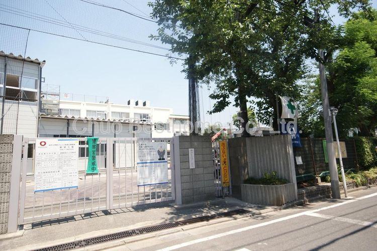 小学校 中野区立谷戸小学校 徒歩3分。