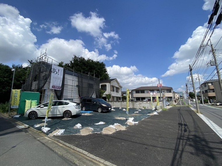 現況写真 前面道路含む外観写真