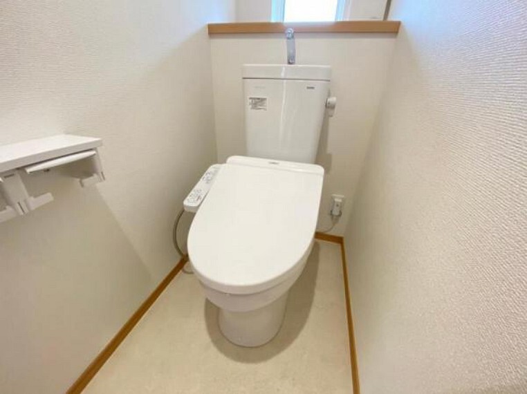 トイレ (トイレ)シャワートイレで毎日快適!サッと拭くだけで汚れもツルンと落ちてお手入れ楽々^^