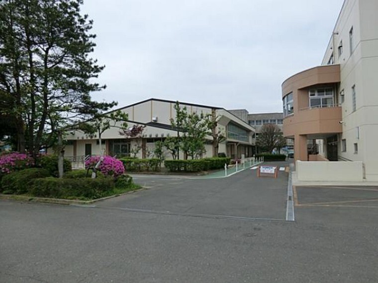 小学校 稲城市立稲城第七小学校まで約200m