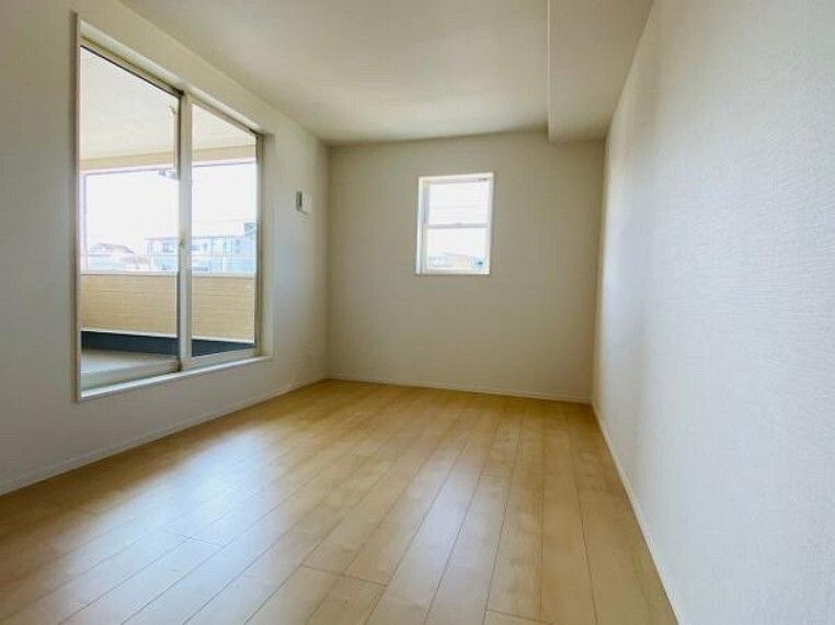 寝室 こちらのお部屋はバルニコーに面しており、日当たり、通風ともに良好です!