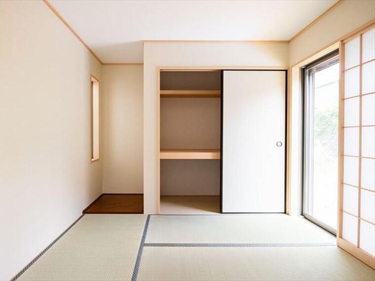和室 「家族団らん」 「来客時の客間」 等々多目的なスペースとして活用出来る便利な空間です。