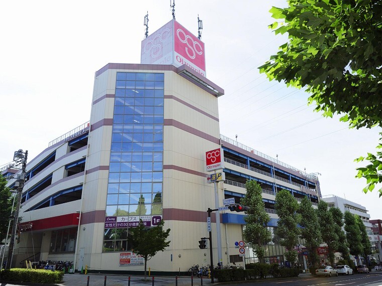 スーパー オリンピック洋光台店(10時~21時営業。駐車場235台完備。新鮮な食料品から日用品、DIY用品、ペット用品まで豊富な品揃え。)