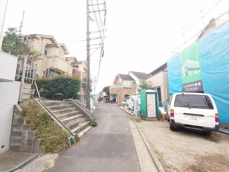 現況写真 前面道路含む現地外観写真。
