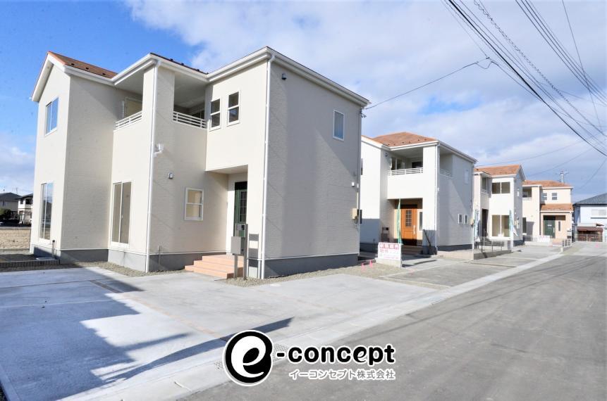 現況外観写真 室内見学で部屋の雰囲気や広さなど住み心地をご体感ください。ご希望のエリアや周辺の住宅も併せてご案内致します!