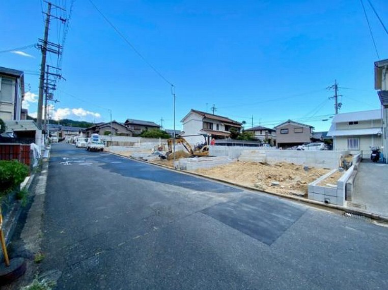 周辺の街並み 前道ゆったりしており駐車もスムーズです!