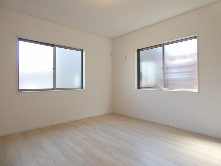 洋室 各居室に収納があるため、お部屋がスッキリ広くお使え頂けます!