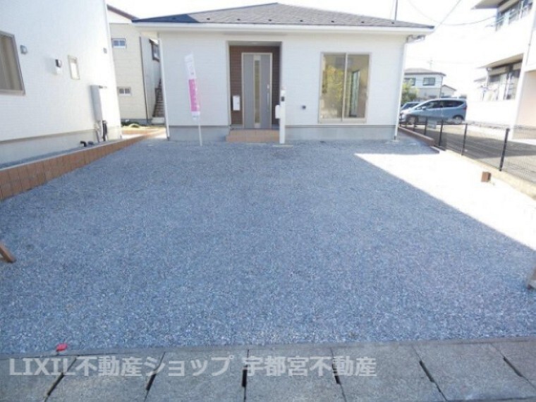駐車場 お乗りになるお車の車種等により駐車が難しい場合もございます。現地にてお試しください。