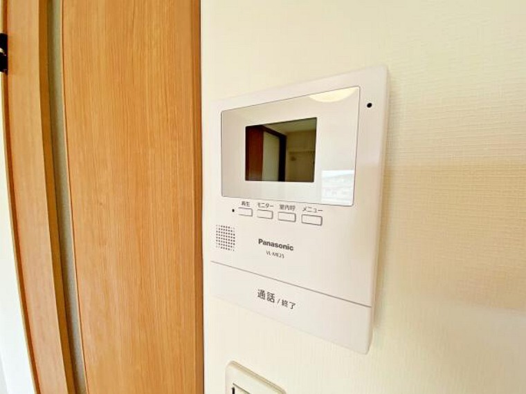 防犯設備 来客時に便利なTVモニター付インターホンですのでセキュリティ面で心配ありませんね。