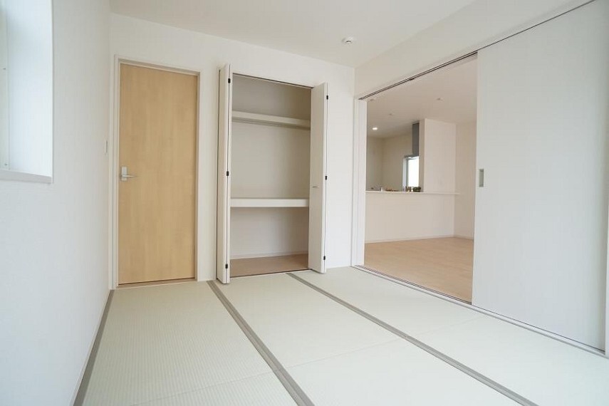 和室 お子様の遊び部屋に、お客様が来た時の客間に、ゆったりくつろぐお部屋としてなど使い道多彩の和室