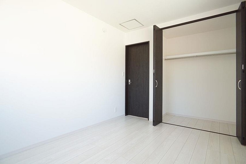 洋室 ~bedroom~ 部屋ごとに設けた収納は住みやすさへのこだわり