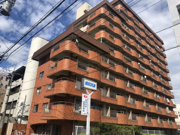 外観写真 【外観写真】11階建て総戸数73戸のうちの2階です。近所にはスーパー(200m)もあり普段のお買い物にも便利です。