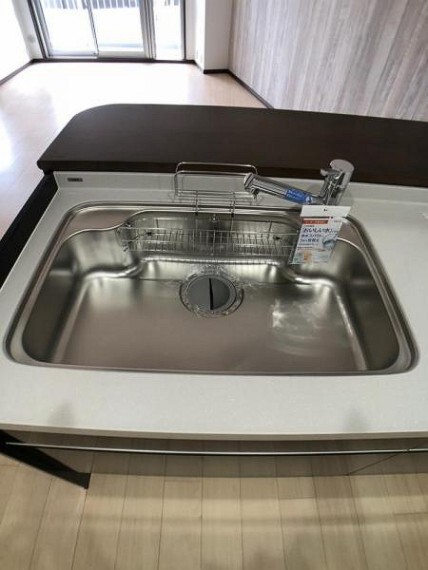 キッチン 新調されたキッチンはどこもピカピカ!