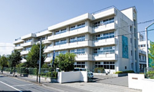 中学校 富沢中学校まで徒歩8分(627m)