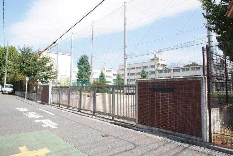 中学校 中野区立第二中学校 徒歩16分。